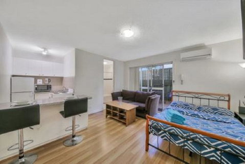 Alma Rd Melbourne Apartments - Hervey Bay Accommodation 0