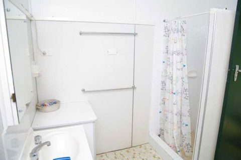 Almare, 7 Gowing Street - Tourism Hervey Bay 3