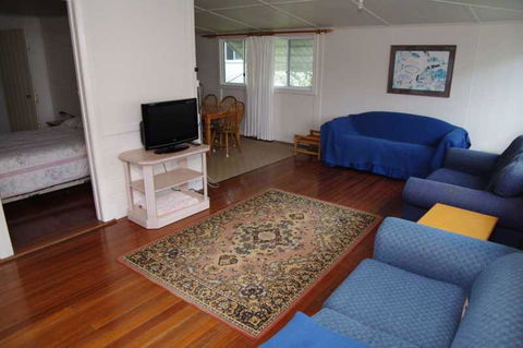 Almare, 7 Gowing Street - Tourism Hervey Bay 2