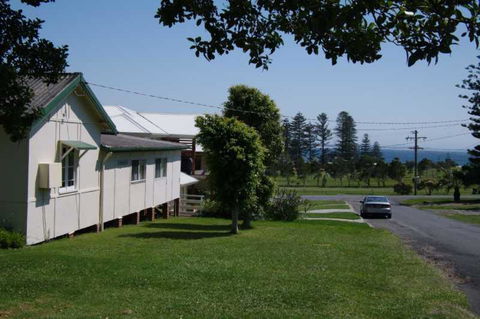 Almare, 7 Gowing Street - Tourism Hervey Bay 1
