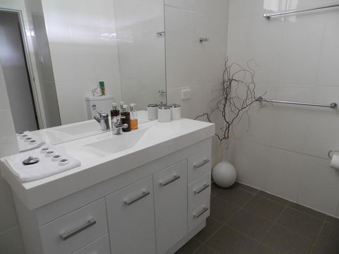 Almas Cottage - Tourism Hervey Bay 3