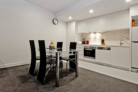 Along Melbourne's Magic Boulevard - Tourism Hervey Bay 3