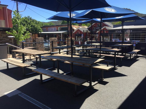 Alpine Hotel Bright - Hervey Bay Accommodation 3