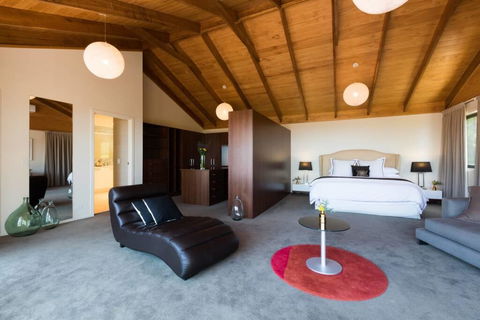 Altitude 261 - Hervey Bay Accommodation 2