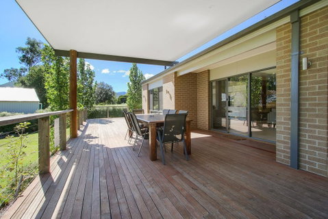 Always Bright - A Bright Escape - Hervey Bay Accommodation 3