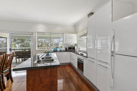 Amalfi - Hervey Bay Accommodation 3