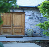 Amaroo - modern luxurious and chic - Hervey Bay Accommodation