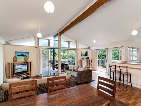 Amaroo House - Tourism Hervey Bay 0