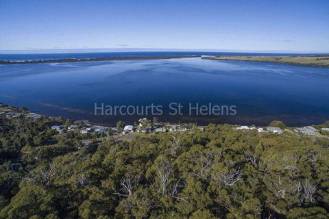 Amazing Ansons Bay Absolute Waterfront Beach House - Hervey Bay Accommodation 2