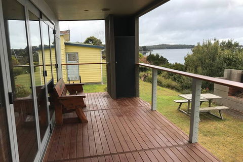 Amazing Ansons Bay Absolute Waterfront Beach House - Hervey Bay Accommodation 1