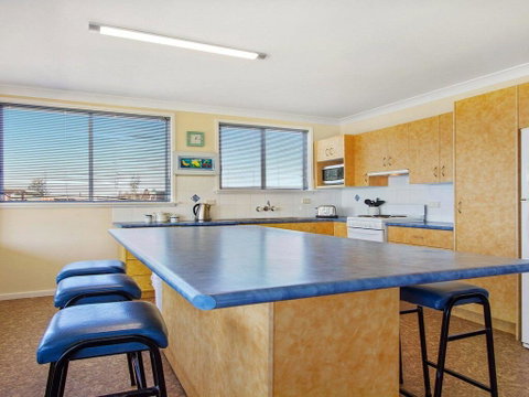 Amazing Aspects - Perched Above Tilbury Cove - Tourism Hervey Bay 2