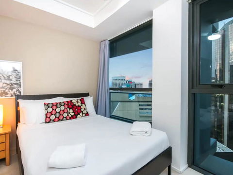 Amazing Brisbane CBD 2 Bedroom Apartment With River Views - Tourism Hervey Bay 3