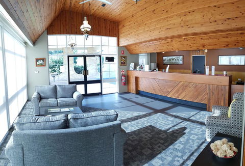 Amber Court Motor Inn - Hervey Bay Accommodation 3