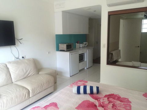 AmphoraStudioPalmCove - Tourism Hervey Bay 2