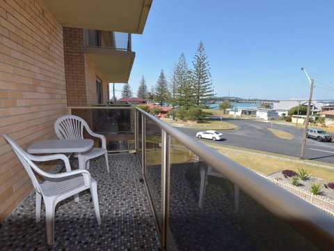 Anchorage 10 Water Views From Balcony - Hervey Bay Accommodation 3