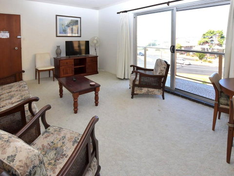 Anchorage 10 Water Views From Balcony - Hervey Bay Accommodation 2