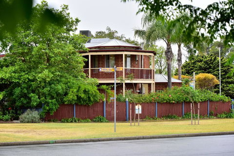 Anchorage Guest House And Self-contained Accommodation - Hervey Bay Accommodation 0