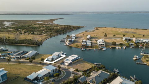 Anchored - Access To The Gippsland Lakes - Tourism Hervey Bay 0