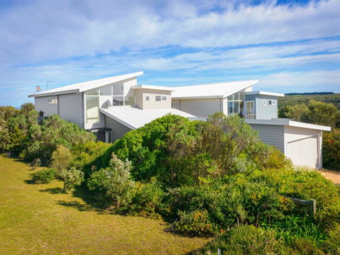 Anchors Beach House - Hervey Bay Accommodation 0