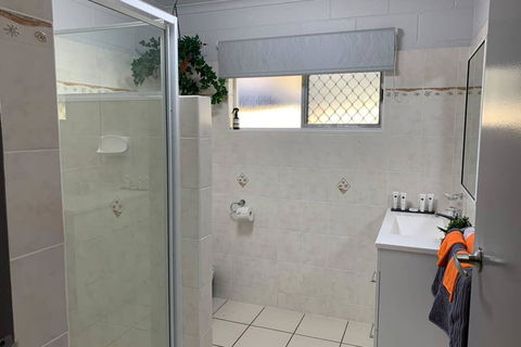 Andergrove Home With A Garden View-Wi-fi & Netflix - Tourism Hervey Bay 3