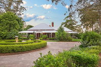 Book Crows Nest Accommodation Vacations Hervey Bay Accommodation Hervey Bay Accommodation