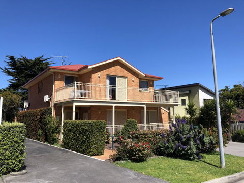 Angela's Beach Stays - Tourism Hervey Bay 1