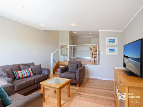Angourie Blue 1 - Great Ocean Views - Surfing Beaches - Tourism Hervey Bay 2