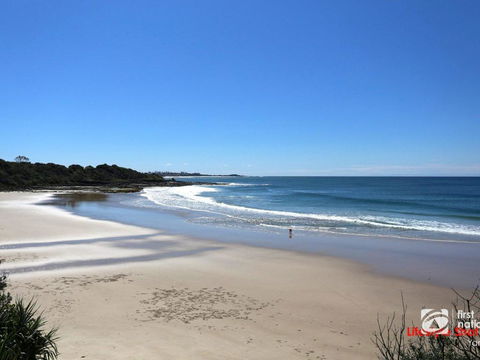 Angourie Blue 1 - Great Ocean Views - Surfing Beaches - Tourism Hervey Bay 3
