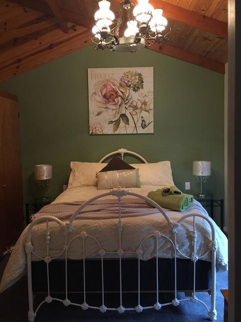 Annabells - Tourism Hervey Bay 1