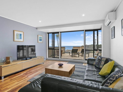 APARTMENT 10 PACIFIC APARTMENTS - FREE WIFI! - Hervey Bay Accommodation 0