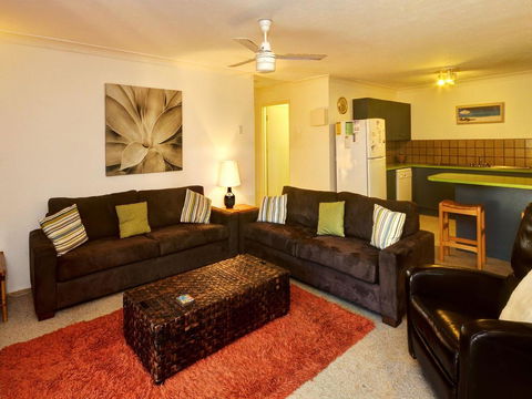 Apartment With Inground Pool - Tourism Hervey Bay 0