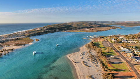 API Pelican Beach Front Apartments Kalbarri - Tourism Hervey Bay 1