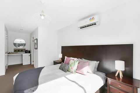 APOLLO 13 STUDIO - Free Wifi, Opposite Beach! - Tourism Hervey Bay 1