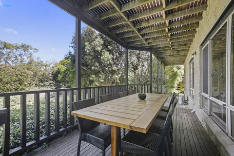 APOLLO BAY HOLIDAY HOUSE - Walk To Beach + Wifi - Tourism Hervey Bay 3