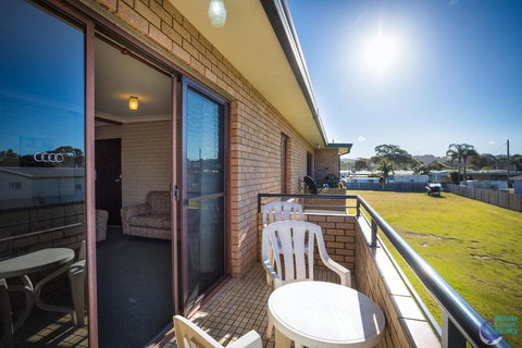 Apollo Unit 30 - Hervey Bay Accommodation 1