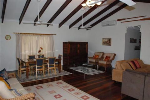 Appian Beach House - Hervey Bay Accommodation 2