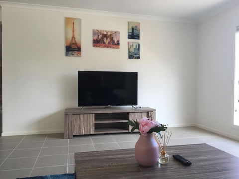 Apple House Point Cook - Tourism Hervey Bay 1