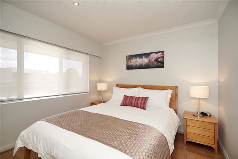 Applecross Riverside Apt - Tourism Hervey Bay 2