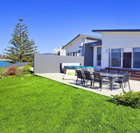 Aqua - views over jones beach - Tourism Hervey Bay