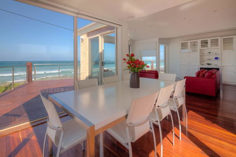 Aqua Luna - Hervey Bay Accommodation 2