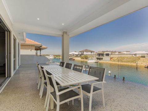 Aqua Vista - Tourism Hervey Bay 2