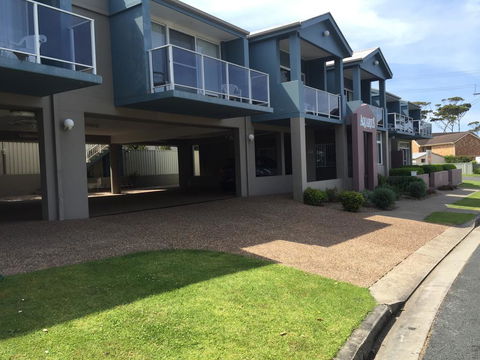 Aquarius Apartments Mollymook - Tourism Hervey Bay 0