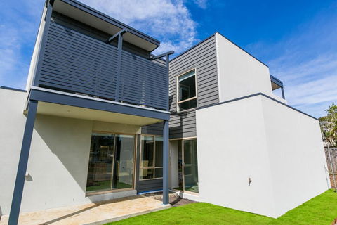 Aquilla Townhouse 6 - Tourism Hervey Bay 0