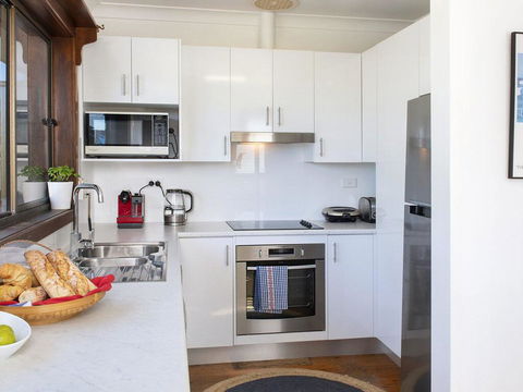 Araluen On Holden - Great Deck With Ocean Views - Tourism Hervey Bay 3
