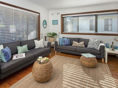 Araluen On Holden - Great Deck With Ocean Views - Tourism Hervey Bay 1