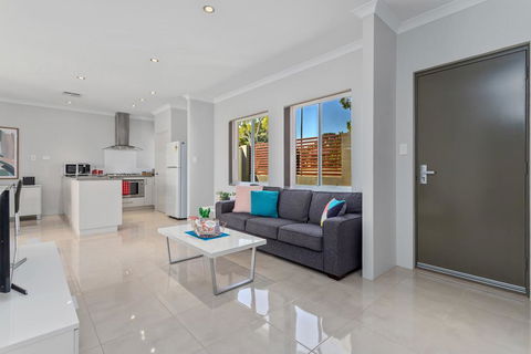 Ardross Short Stays - Tourism Hervey Bay 2
