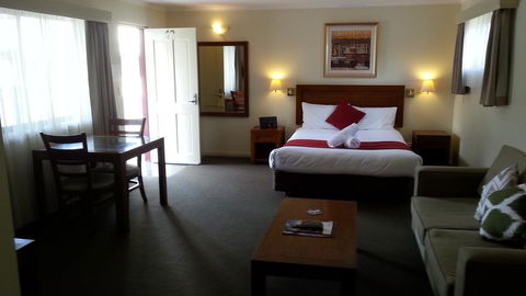 Armidale Pines Motel - Hervey Bay Accommodation 0