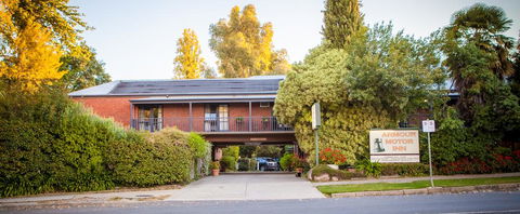 Armour Motor Inn - Tourism Hervey Bay 0