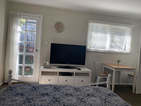 Aroha Studio - Tourism Hervey Bay 3