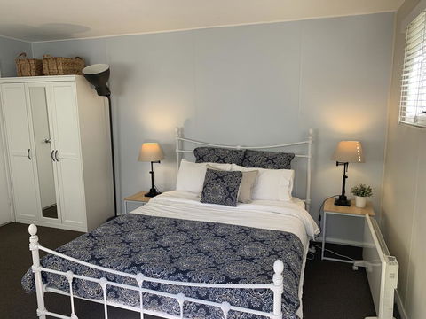 Aroha Studio - Tourism Hervey Bay 0